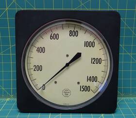 2251-0 Acco 8 Inch Helicoid Gauge 0-1500 Psi Square Case Front Lower Back 1/4 Npt