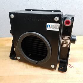 Cd10-184 Akg Thermal Systems Cd Case Drain Cooler #12 Sae - Used