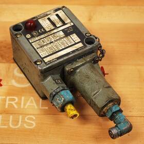 836t-t351jx23x15 Allen Bradley 836t-t351jx23x15/a Series A Pressure Control Switch 140-1000 Psi
