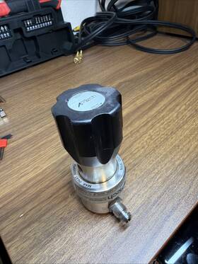 809-604442 Aptech 3500 Psi Gas Diaphragm Regulator Ap1510sm-2pw-mv4mv4-4.08-apci2