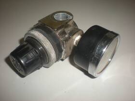 R162 Arrow R162- Pneumatic Regulator - 1/4 Inch Npt Used Tests Ok