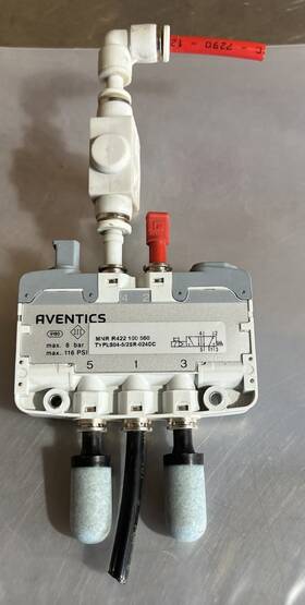2sr-024dc Aventics R422 100 560 Ls04-5/2sr-024dc Pneumatic Directional Control Valve Used