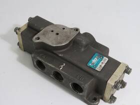 L644-41-102 Bellows Valve Block Missing Hardware Used
