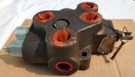 360-9201-405 Commercial Shearing Inc. Directional Hydraulic Control Valve