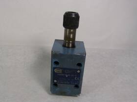 Vsd05m-5a-gr-33l-a Continental Hydraulics Directional Control Valve 120v Used