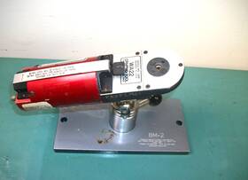 Wa22 Daniels Manufacturing Co Pneumatic Crimping Tool On Bm-2 Adjustable Base