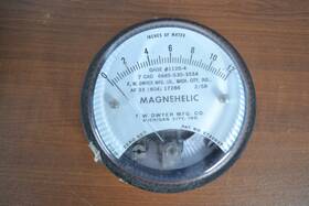 1120-4 Dwyer Vintage Magnehelic Differential Pressure Gage #1120-4 / 0-12 Inches