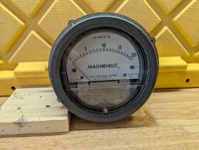 2220-c Dwyer 4 Inch #2220 C Magnehelic Gauge - 20 Psi Untested