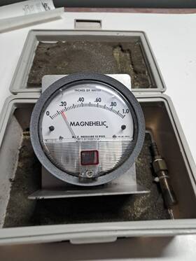 Dwyer 254975641264 Magnehelic Pressure Gauge 2001 C-inches Of Water 0-1.0