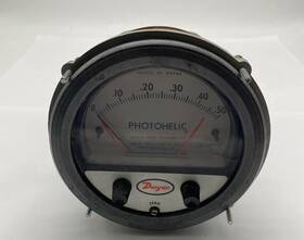 3000-0sgt-c Dwyer Photohelic Pressure Gauge 0-0.5 Inch Water/amplifier Relay