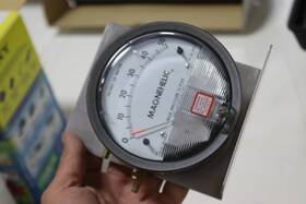 9899990 Dwyer Magnehelic Differential Pressure Gauge 0-50 Inch Water