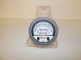A3002-nist Dwyer A3002 Photohelic Pressure Switch / - New Prh28