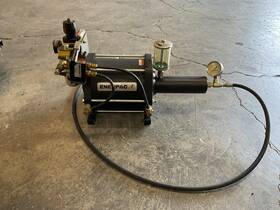 Da3534900 Enerpac Ahb17 Air Hydraulic Booster With Va42 Valve / Regulator