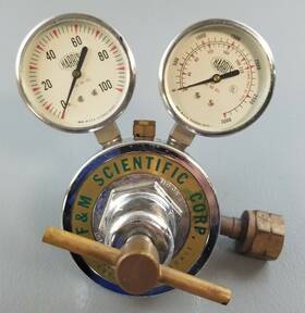 Aa-1929 F&m Scientific Corp. Model No. Regulator Valve And Harris Gauges Vintage