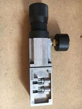 321212 Festo Pneumatic Valve With Gauge P/n Inch As Is-or-for Parts Only