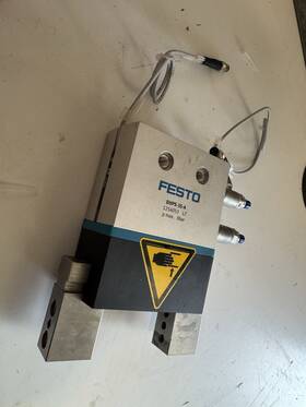 Dhps-35-a Festo Parallel Gripper. With Oneway Control Valve And Proximity Sensor
