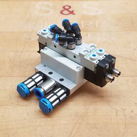 Vuvg-l10-b52-t-m5-1p3 Festo 2 Solenoid Valve Assembly 24vdc - Used