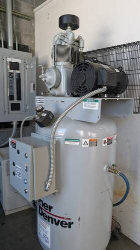 Vr5-8 Gardner Denver Air Compressor 5 Hp 80 Gallon 480v 3-phase