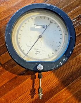 C-56206 Heise Vintage Pressure Gauge - Model R Used By Hughes Aircraft Company