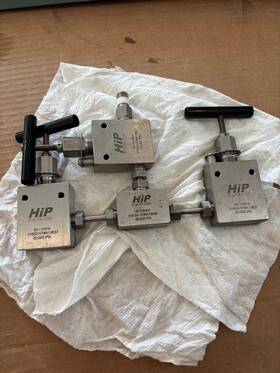 30-17hf4 Hip Two Valves And One Three Way Tee Plus Interconnections