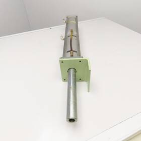 Pb-100-2025-28 Hirotaka Seiki Pneumatic Air Oil Booster Cylinder .3-.7mpa