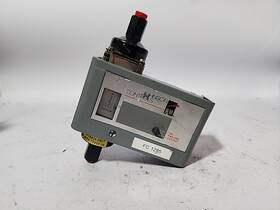P28dn-3 Johnson Controls Penn Oil Failure Cutout Pressure Controller