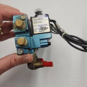 132b-114baaa Mac Four Solenoid Valves Connected In A Manifold 150psi 120v