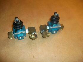 1111a-014 Mac Valves 2pc 3-way Valve Used