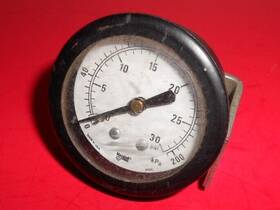 88881 Marshalltown Vintage Marshall Town Gauge With Curved Lens 0-30 Psi 2 1/4 Inch Dia. Steam Punk