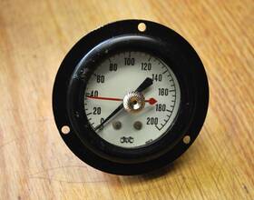 B-7311 Marshalltown Instruments 200 Psi Gauge - Used