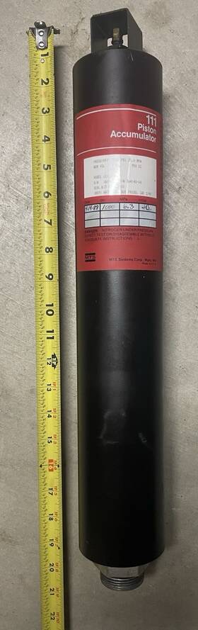 111.11a-04 Mts Series 111 Accumulator - 3000psi / 21.0 Mpa- P/n 364140-04. 950cc