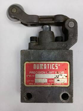 01cla3 Numatics Precision Limit Valve 3-way Roller Lever Untested