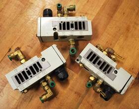 256-593 Numatics Manifolds - Lot Of 3 Used
