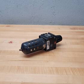 B105-06bgc Parker Pneumatic Filter 3/4 Inch Npt 10 Bar 150 Psi - Used