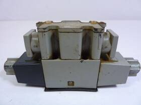 D61vw11c44y-70 Parker Pneumatic Valve Used