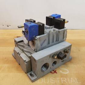 H12vxbg0b9c Parker 2 Port Valve Pneumatic Assembly Double Solenoid - Used
