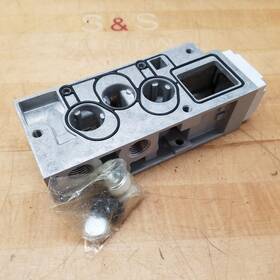 Ps411168mcp Parker Manifold Base 1/2 Inch Npt 5599-2 - Used