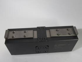 4413051 Roemheld Fixture Clamp 6.5 And 9 Kn 40mm Jaw Width 2x5mm Stroke Used