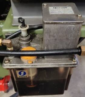 1005f Showa Used Sma6 Lubrication Pump Reservoir - 2 Liter Volume