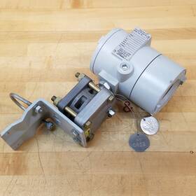 2408-10b-512 Signature Pressure Transmitter 24 Vdc 2 000 Max Psi - Used