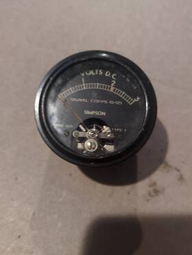 Is-121 Simpson Vtg. Round 2-1/4 Inch 0-3 Volts Dc Electrical Meter Steampunk #125