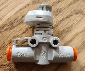 As2052fs-07 Smc / Flow Control With 1/4 Inch Fitting - Quantity 10