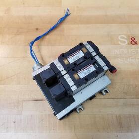 Nvfs4100-5fz Smc 2 Solenoid Valve 15-145psi With Base - Used