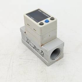 Smc Pfmc7102-04-f Digital Flow Switch 10-1000 L/min Pnp Rc1/2 24vdc Used