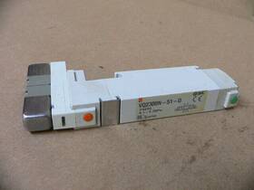 Vq2300n-51-q Smc 5 Port Solenoid Valve Plug-in Base Mounted New Style