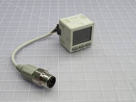 Smc Zse20af-y Lot Of 2 3-screen Digital Fluid Pressure Switch T268472