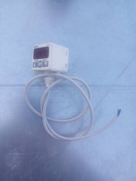 Zse40-01-22l-m Smc Digital Pressure Readout Switch Quick Connect -usa