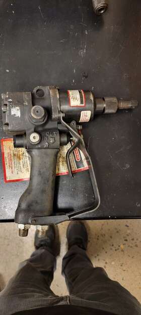 Iw09 Stanley Hydraulic 3/8 Inch Hex Head Reversible Impact Wrench Model