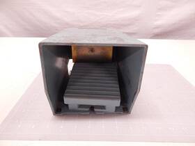 Pxpem510 Telemecanique Pneumatic Foot Switch Die Cast With Guard T77286