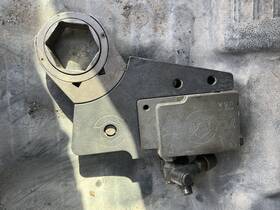 Iu-7xl Torq/lite Hydraulic Low Clearance Wrench And Ratcheting Head Torque